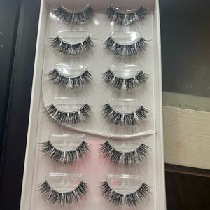 Flutterhabit weightless no. 2 lashes